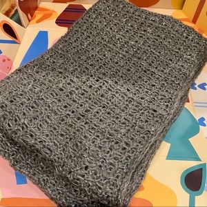C est 1946 Woven Gray Silver Thread Infinity Scarf